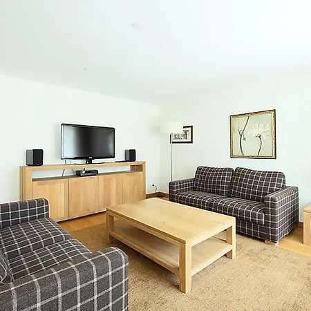 Sleeps 4 Pool Wifi Appartement *