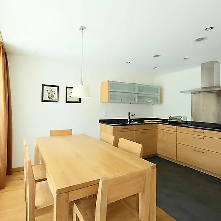 Sleeps 4 Pool Wifi Appartement