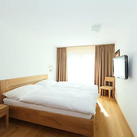 Appartement Sleeps 4 Pool Wifi *