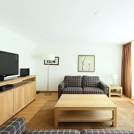Sleeps 4 Pool Wifi *