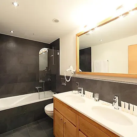 Sleeps 4 Pool Wifi شقة